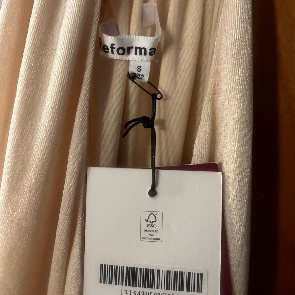 NWT Reformation Lupe Knit Dress in the color Sugar - Picture 7 of 7